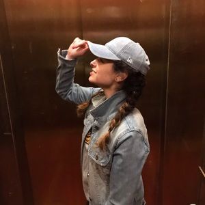 Meet your Posher, Stefana